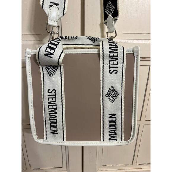 Steve Madden patten leather square crossbody bag in pink - Picture 2 of 5